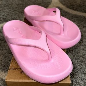 GB Cloud 9 size 7.  NWT NIB